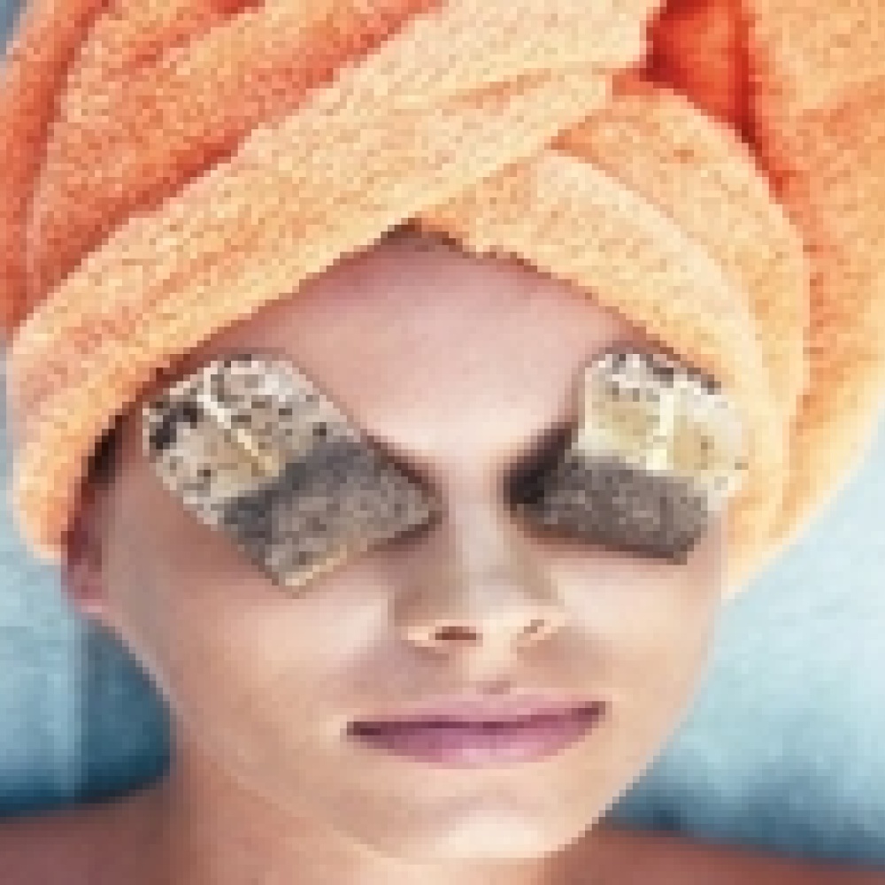 الشّاي للقضاء على إنتفاخ الجفون