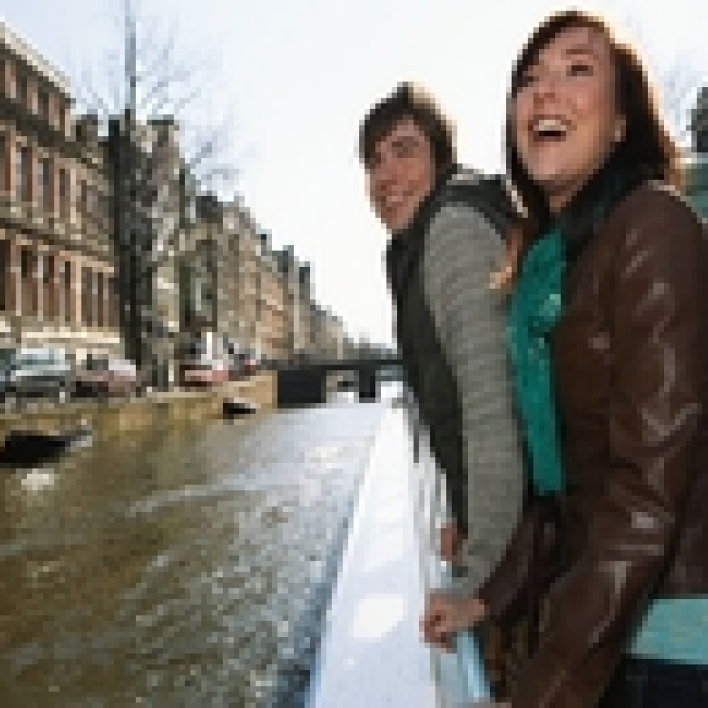 زينس للرحلات تعلم فريق عملها خدمة طوارئ دعم الحياة