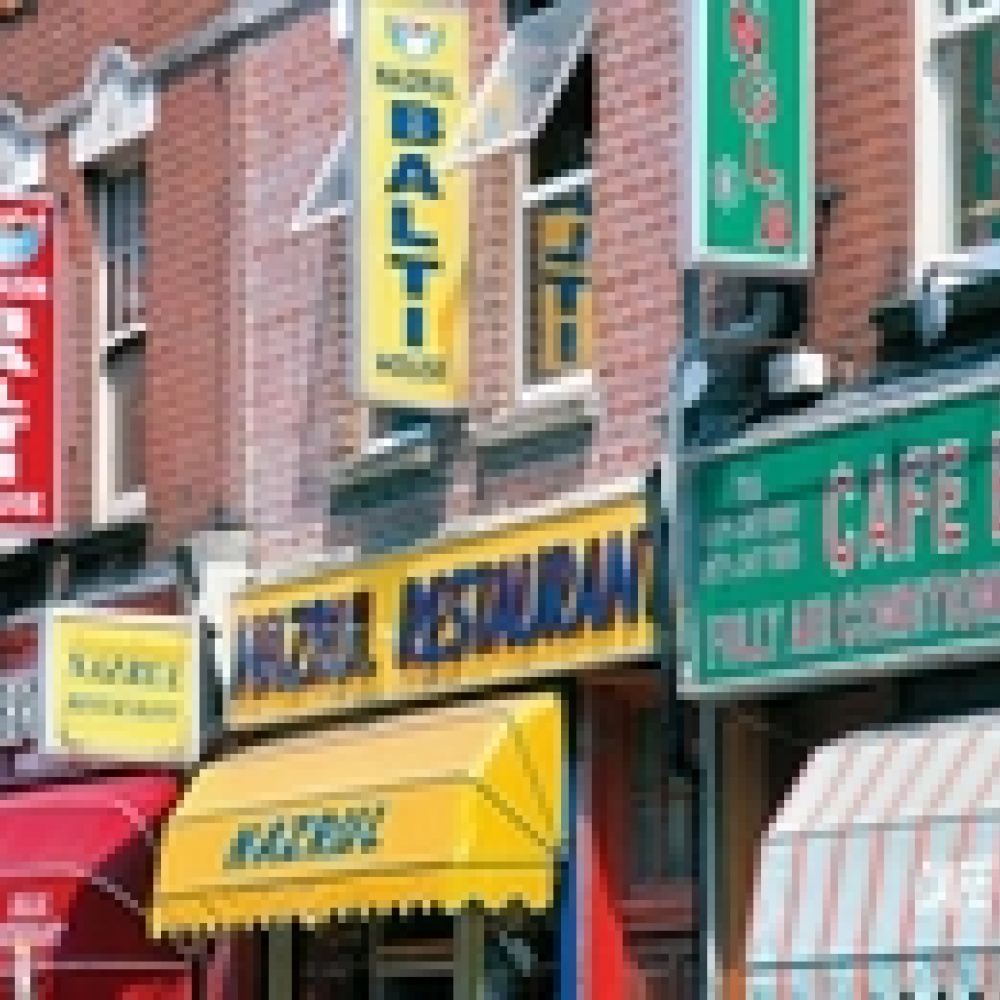 المطاعم والمقاهي التركية تستخدم اللغة لجذب السياح العرب