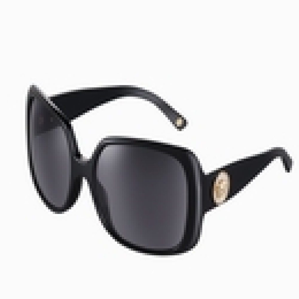 صديقة الشمس: نظارة فيرساتشي &quot;محدودة الإصدار&quot;