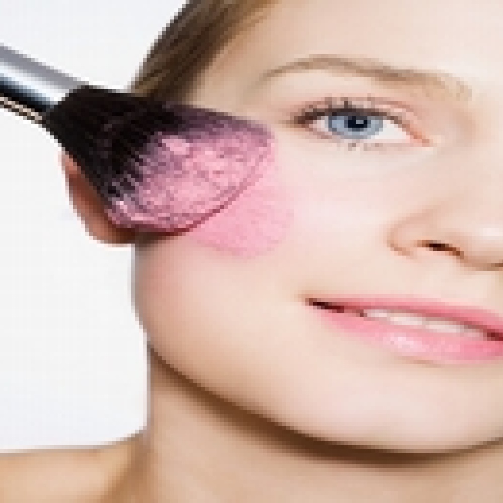 بعض النصائح قبل شراء أحمر الخدود