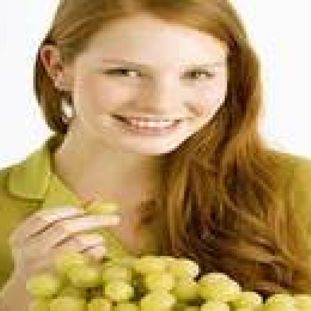 العنب يقي من أضرار أشعة الشمس