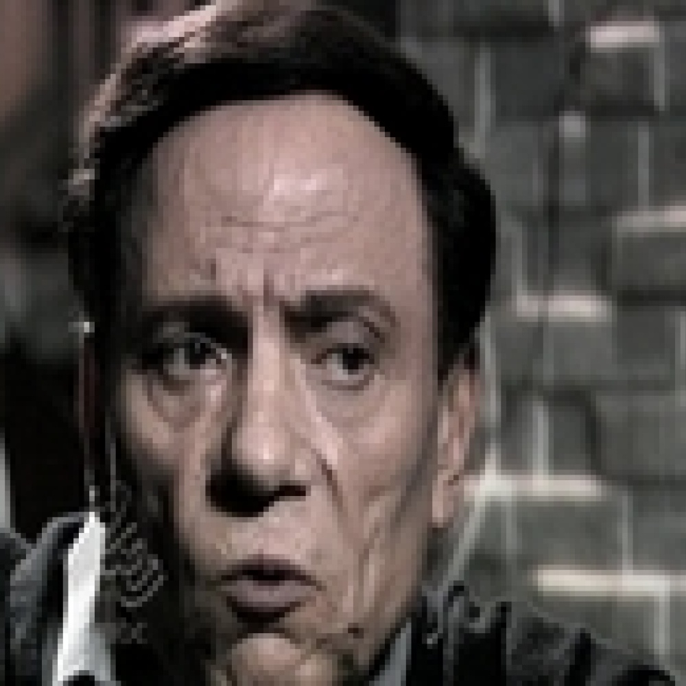 صدمة داخل الفضائيات بعد تأجيل فرقة عادل إمام