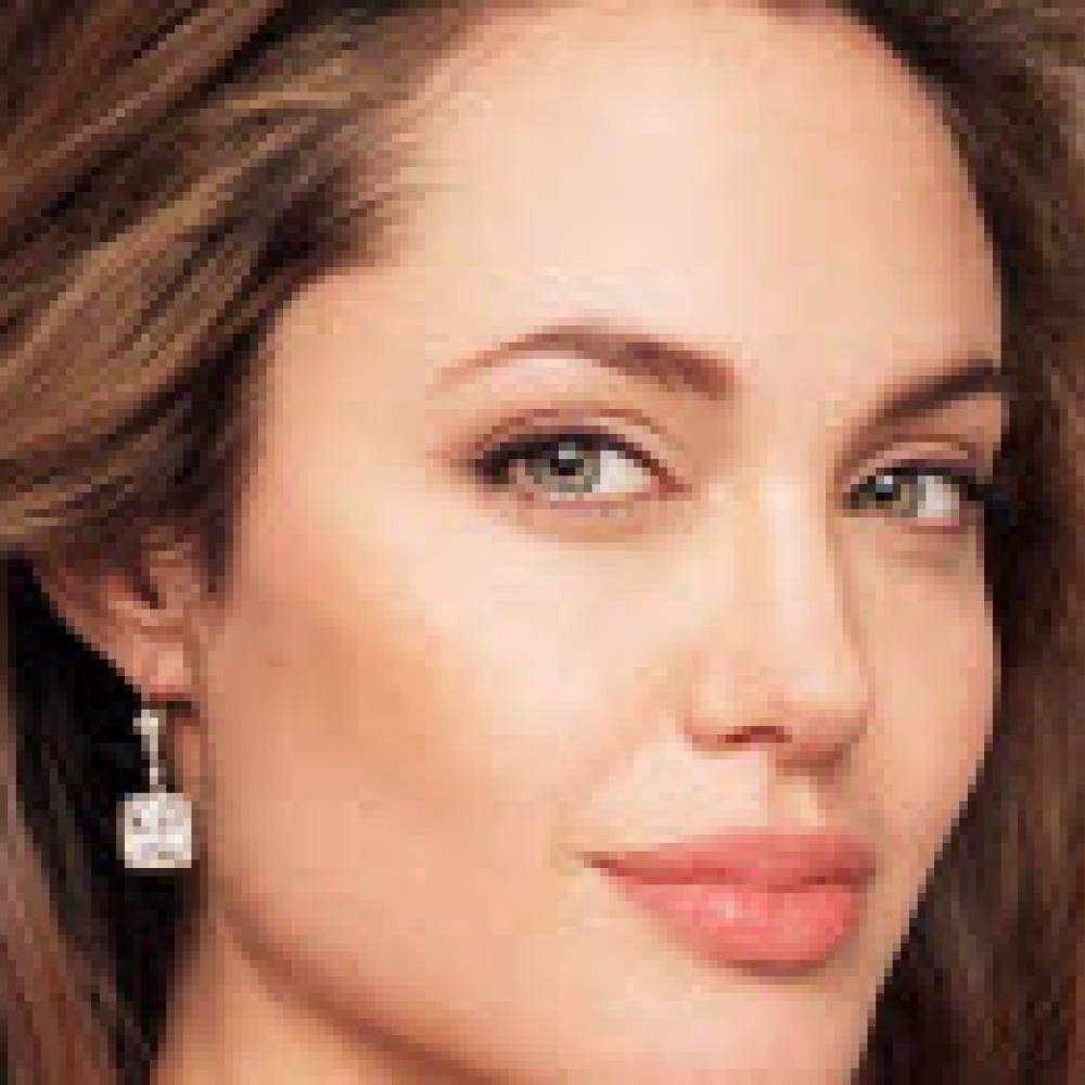 أنجلينا جولي تخرج فيلما عن البوسنة في أول تجربة إخراجية لها