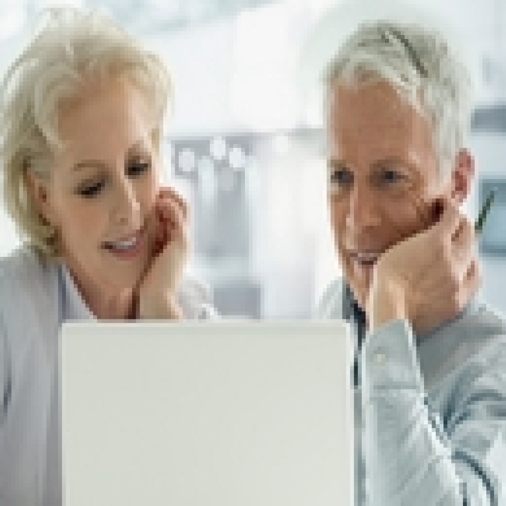 الإنترنت يجعل المسنين أكثر سعادة