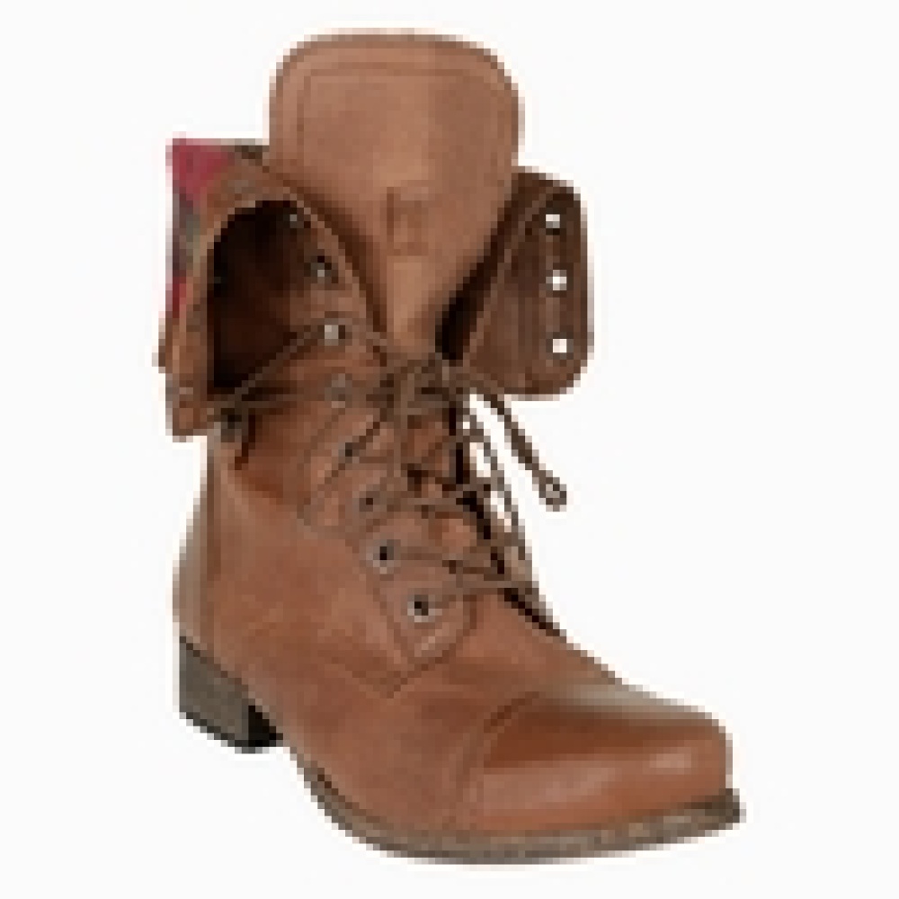 "ستيف مادن" تطرح مجموعة مبهرة من الأحذية الطويلة لموسم خريف وشتاء 2011