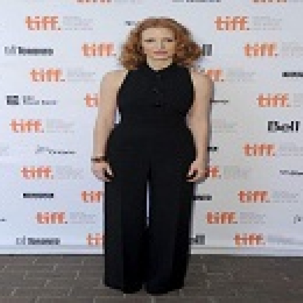 جيسيكا شاستين بأفارول من  لويس فويتون 