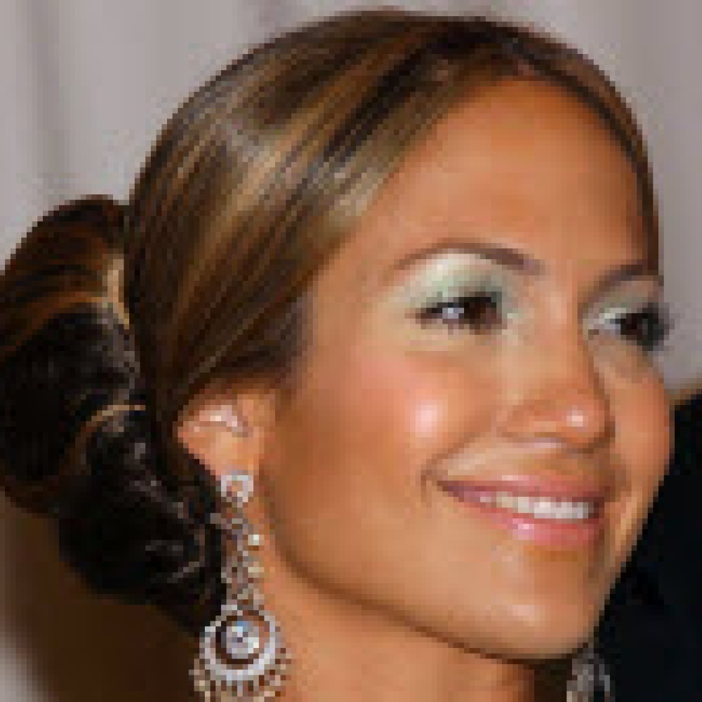 طليق لوبيز يحاول بيع أفلام  شهر العسل 