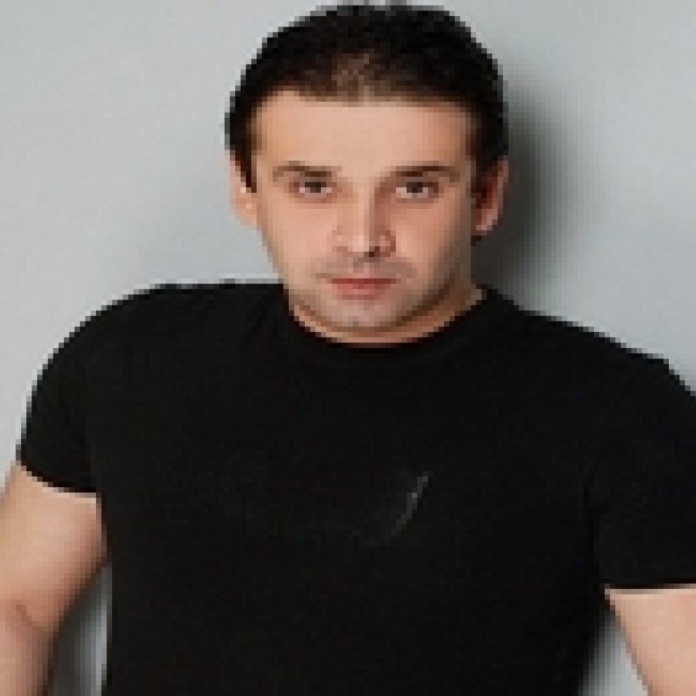 كريم يعود في الهروب