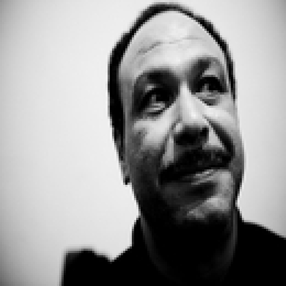 خالد صالح عالم في فبراير الأسود