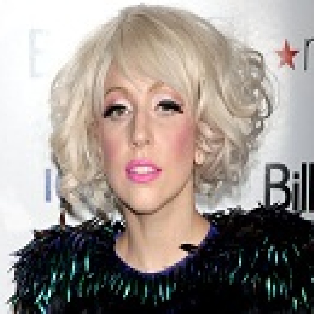 ليدي غاغا تتصالح مع حبيبها