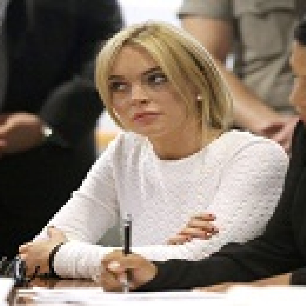 ليندسي لوهان وراء القضبان مجددا