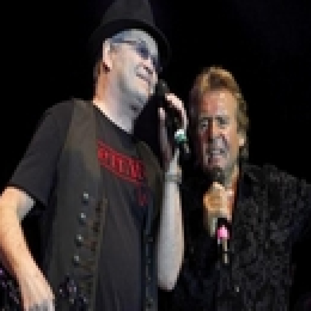 وفاة نجم  Monkees  ديفي جونز بأزمة قلبية