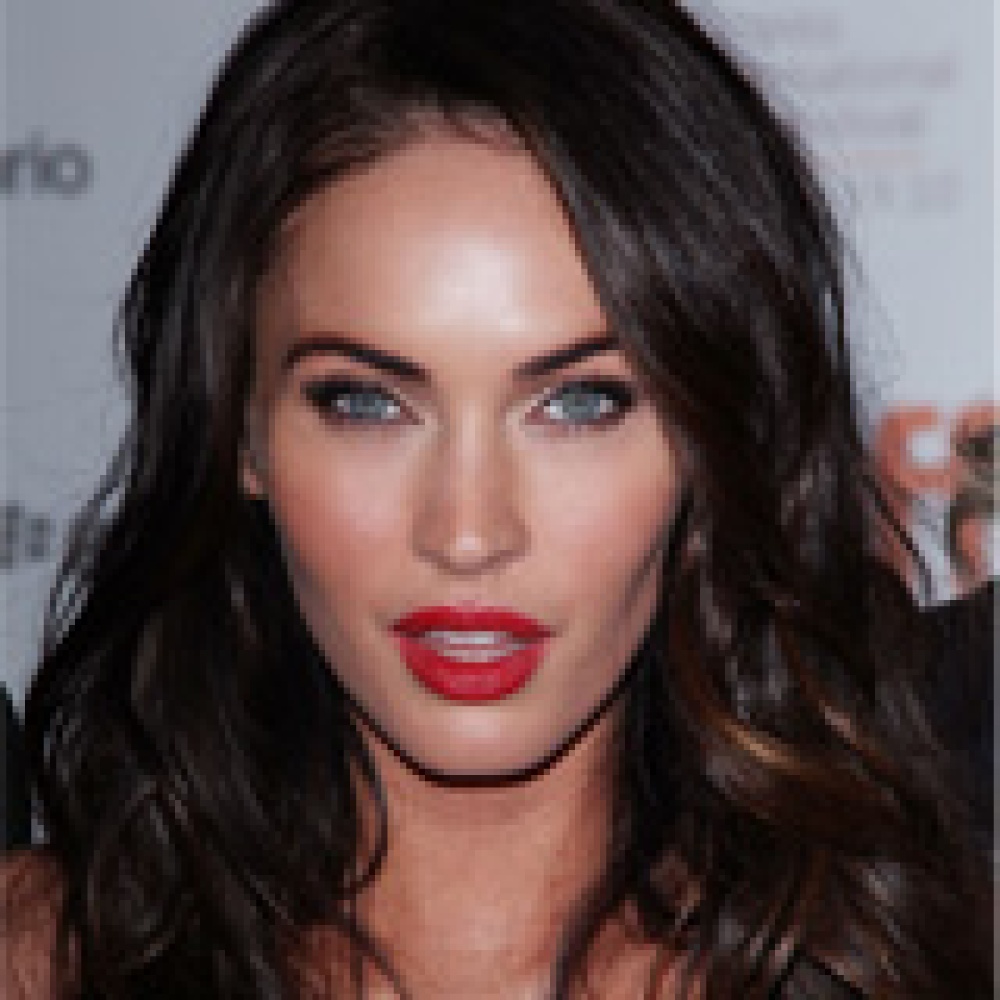 أحب أن أكون جميلة مثل Megan Fox