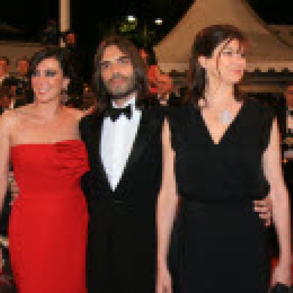 نادين لبكي تدعو للسلام من مهرجان  كان  