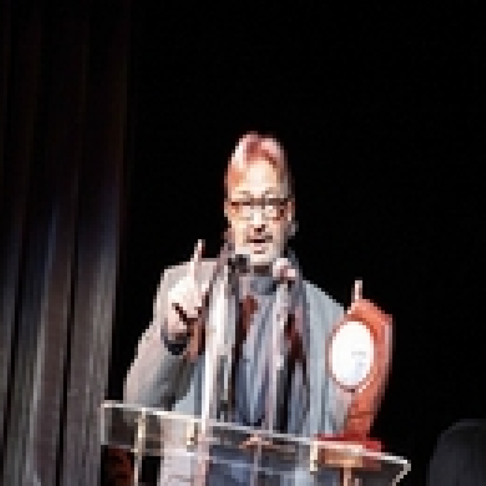 نور الشريف ونشاط مكثف