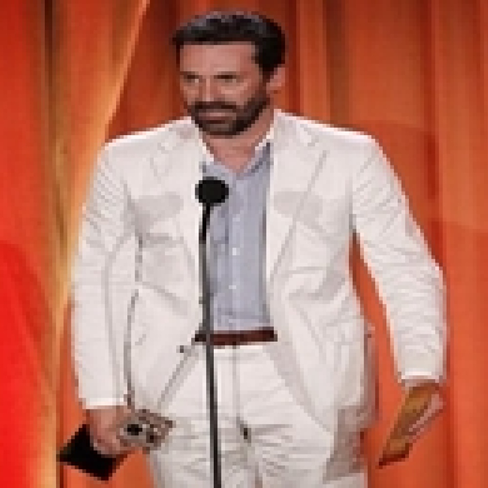 رجال مجانين يكتسح جوائز النقاد