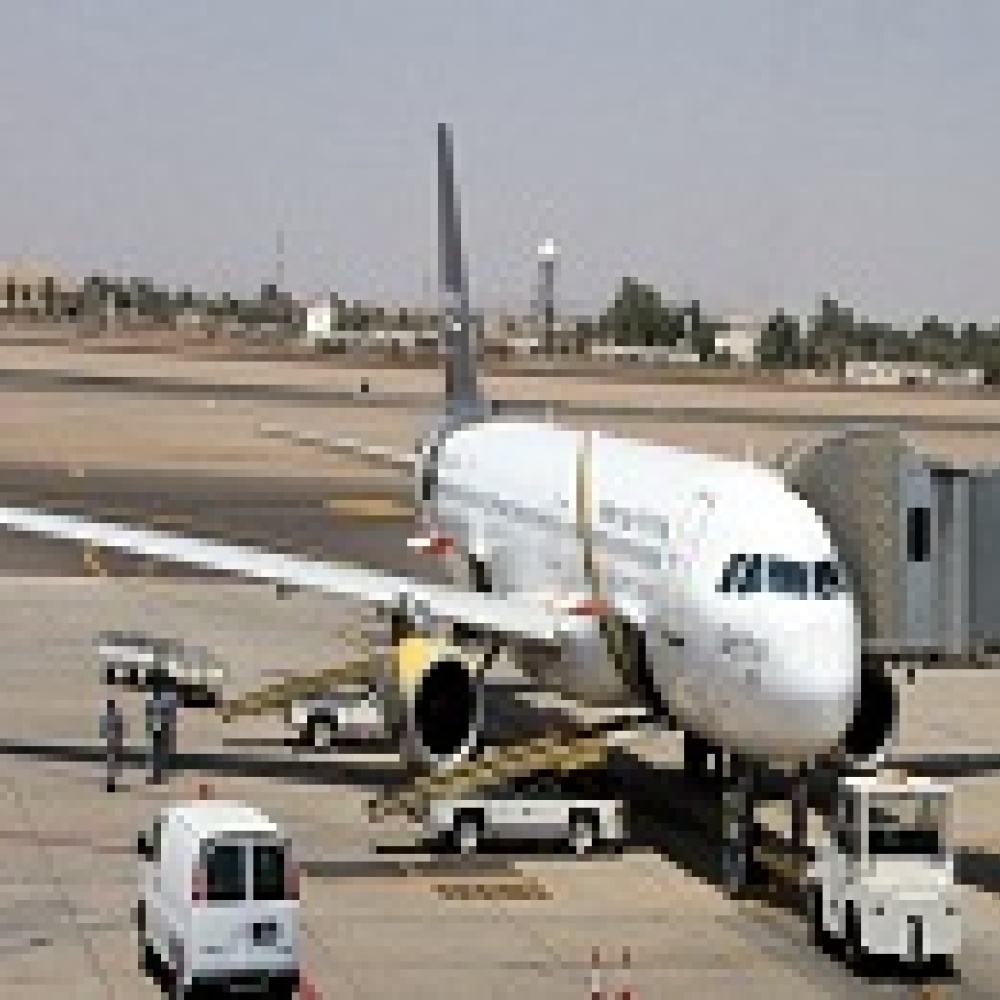 مطار تبوك يستقبل أول رحلة من القاهرة
