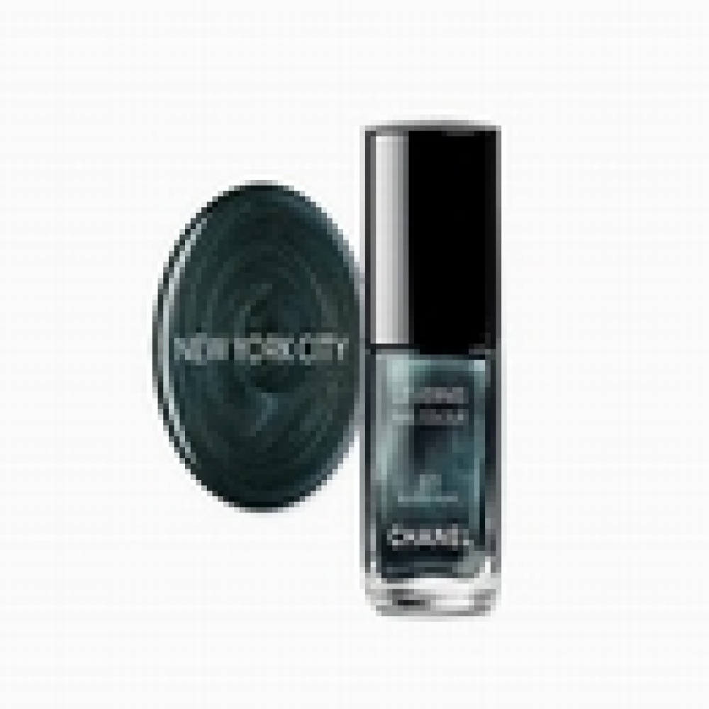 طلاء الأظافر من شانيل مطلوب جدا بأمريكا