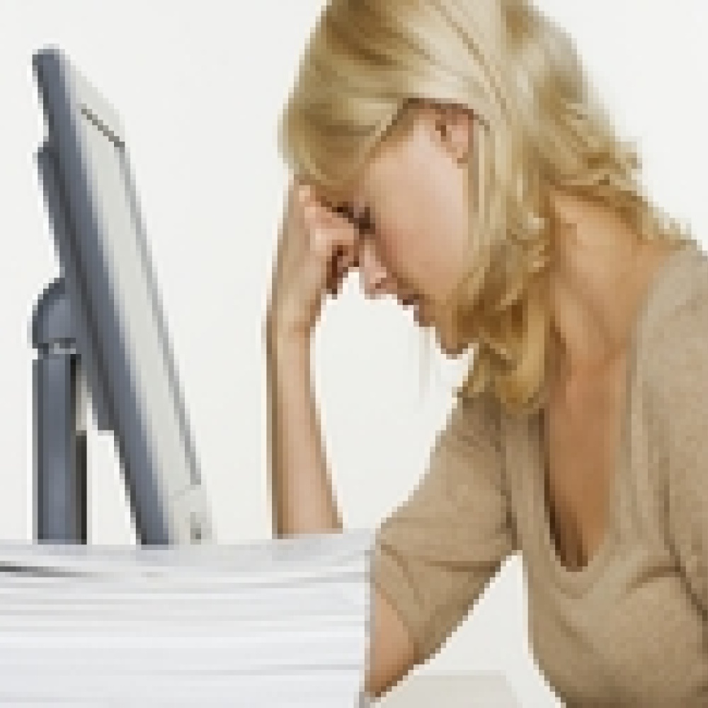 الجلوس طويلا أمام الكومبيوتر مضر للغاية بالصحة