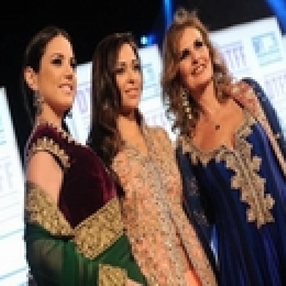 نجمات عربيات يتألقن بفساتين مانيش مالهوترا