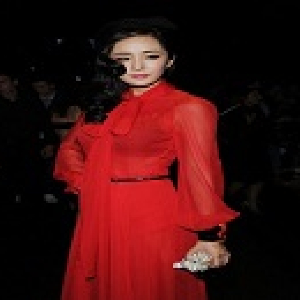 مشاهير هوليوود بأزياء من  Gucci  