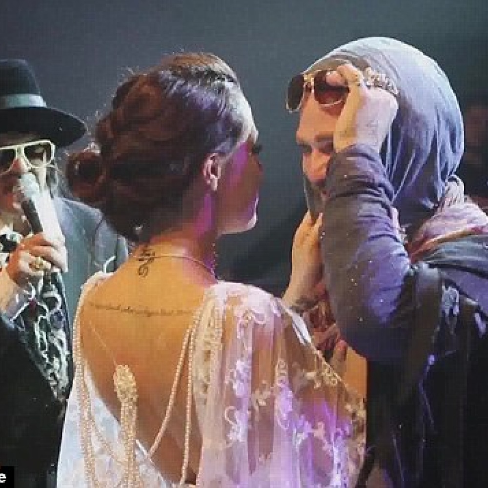 بام مارغيرا يتزوج نيكول بويد