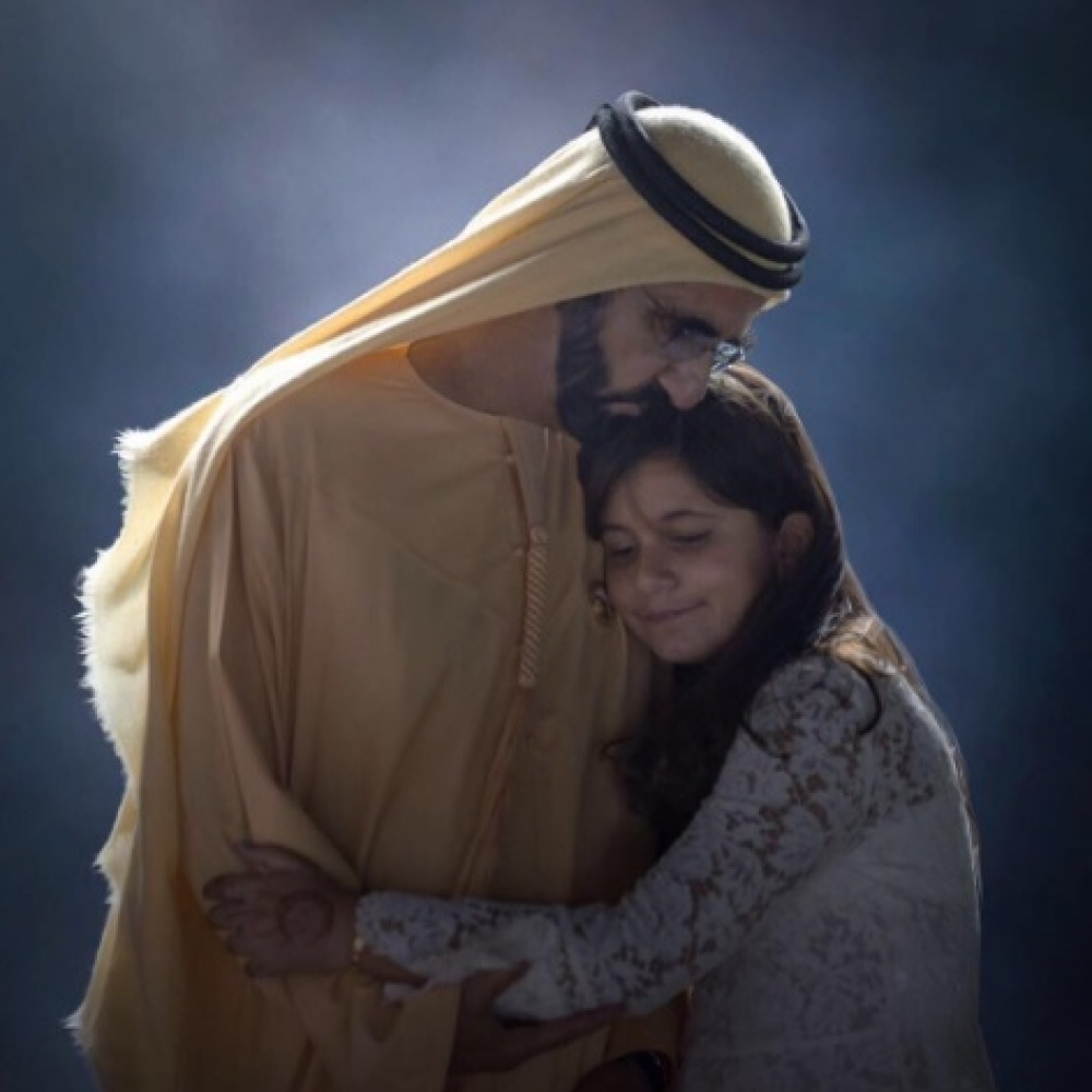 صورة رائعة للشيخ محمد بن راشد مع ابنته الجليلة مهداة من فزاع