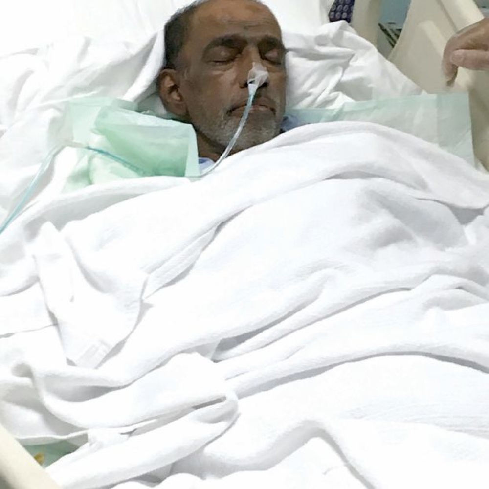 والد منى بعد نجاح العملية