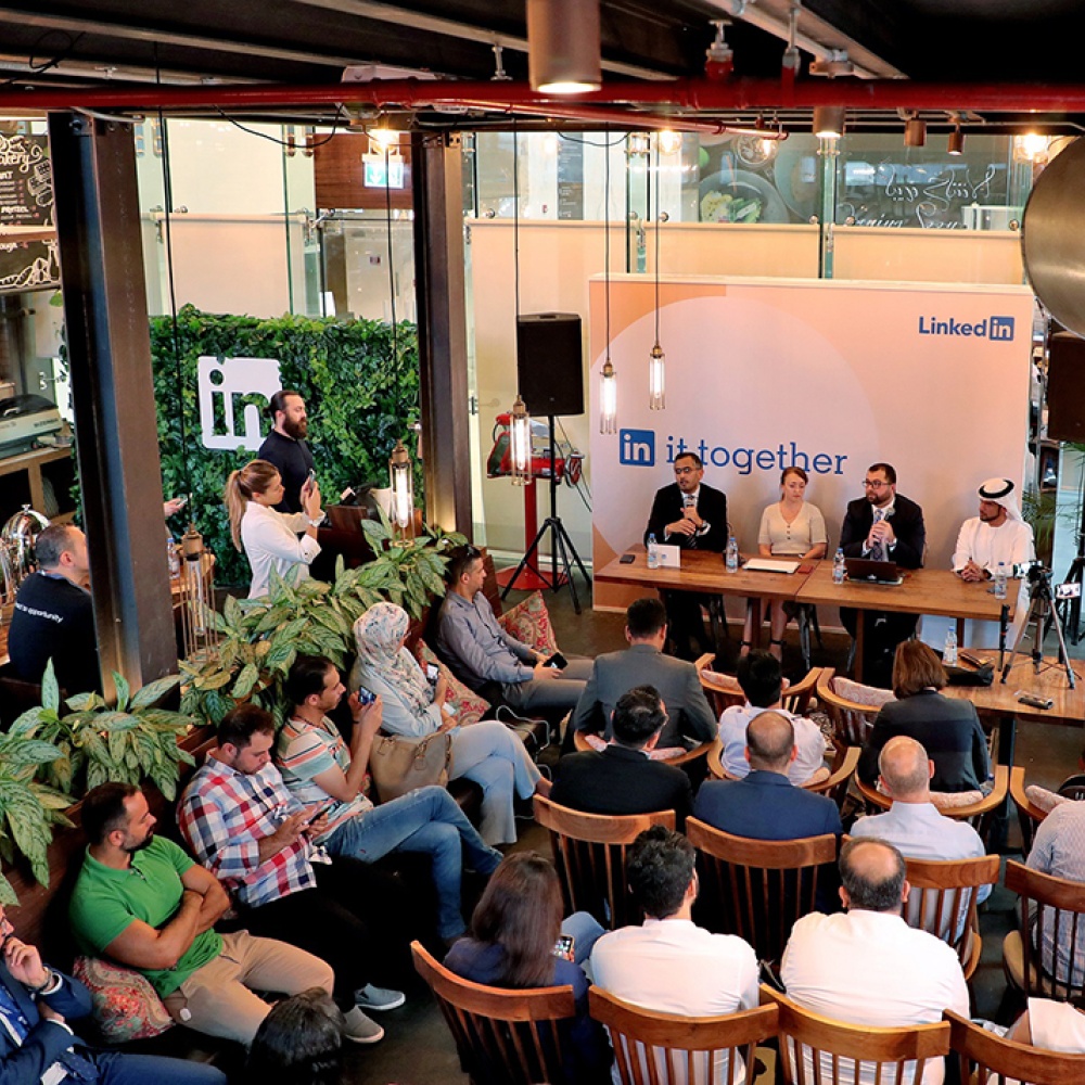 قهوة مع لينكدإن تقدم نصائح مهنية في دورتها الأولى بالشرق الأوسط