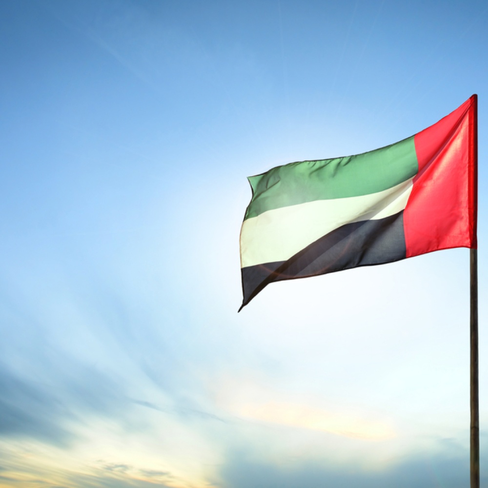 الإمارات ترحب بعودة حاملي الإقامات السارية المتواجدين خارج الدولة