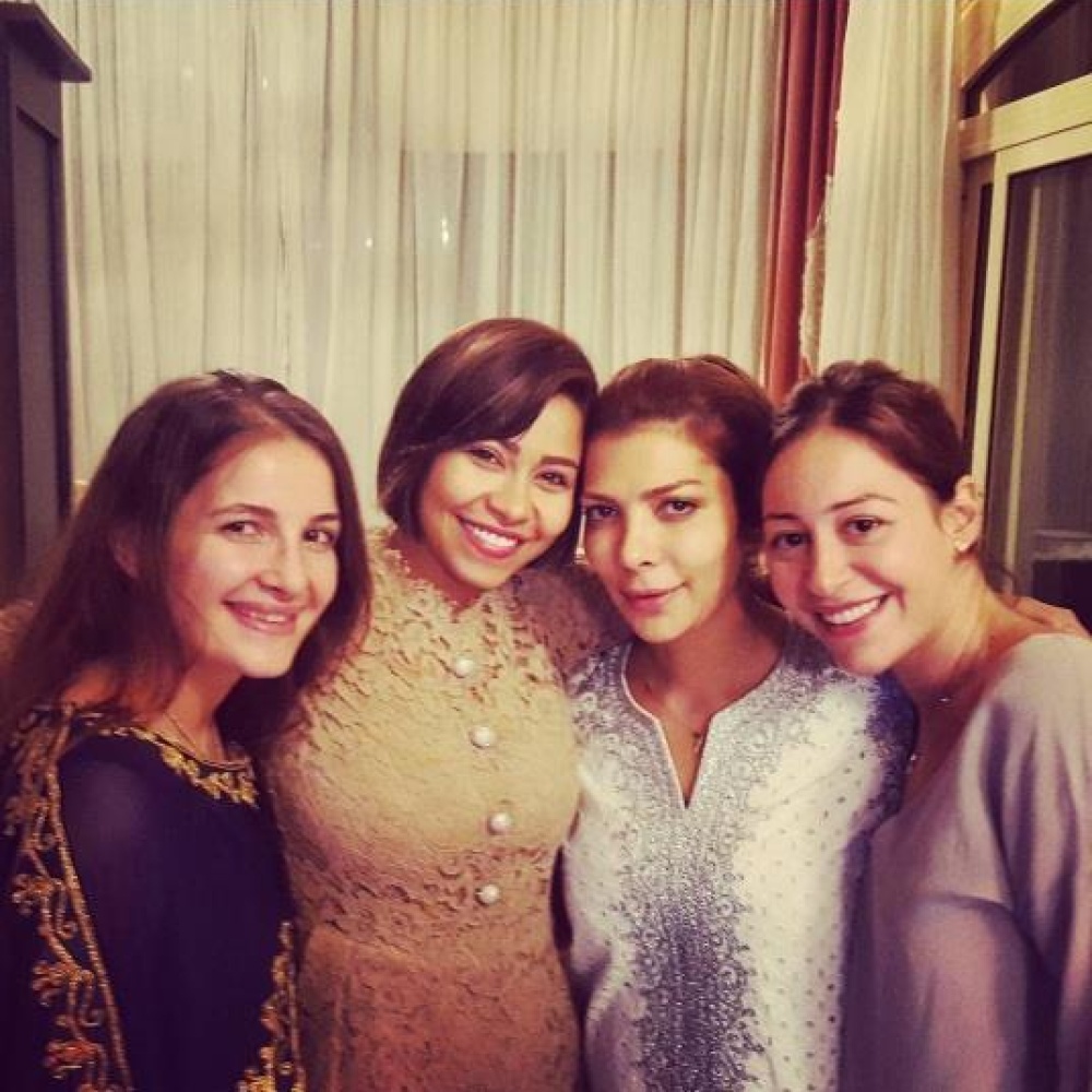 اصالة وابنتها شام تستضيفان شيرين عبد الوهاب ومنة شلبي على مائدة الافطار