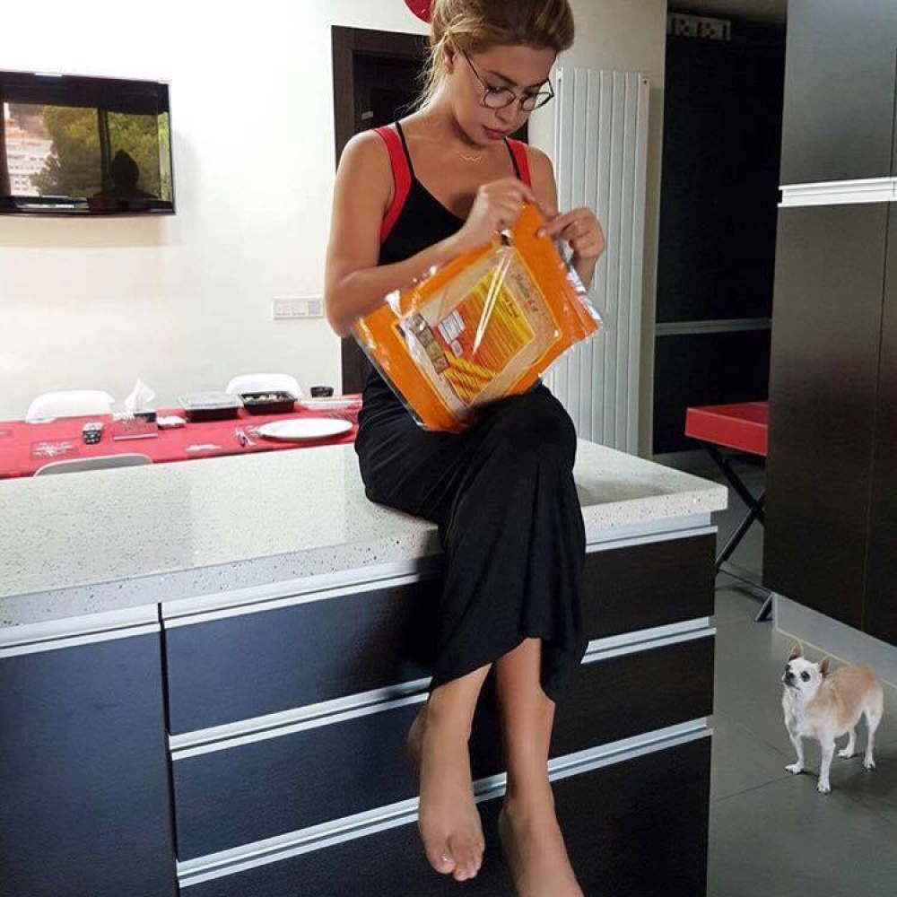 نوال الزغبي تنشر هذه الصورة عبر حسابها على الانستقرام مع تعليق: أكره الريجيم