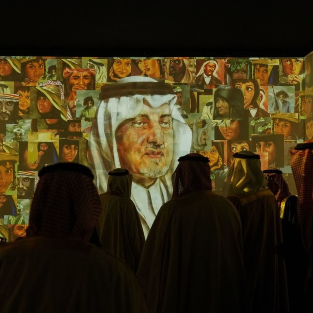 كل ما يجب عليكِ معرفته عن معرض "موطن أفكاري" للاحتفاء بمسيرة الأمير "خالد الفيصل" قبل زيارته