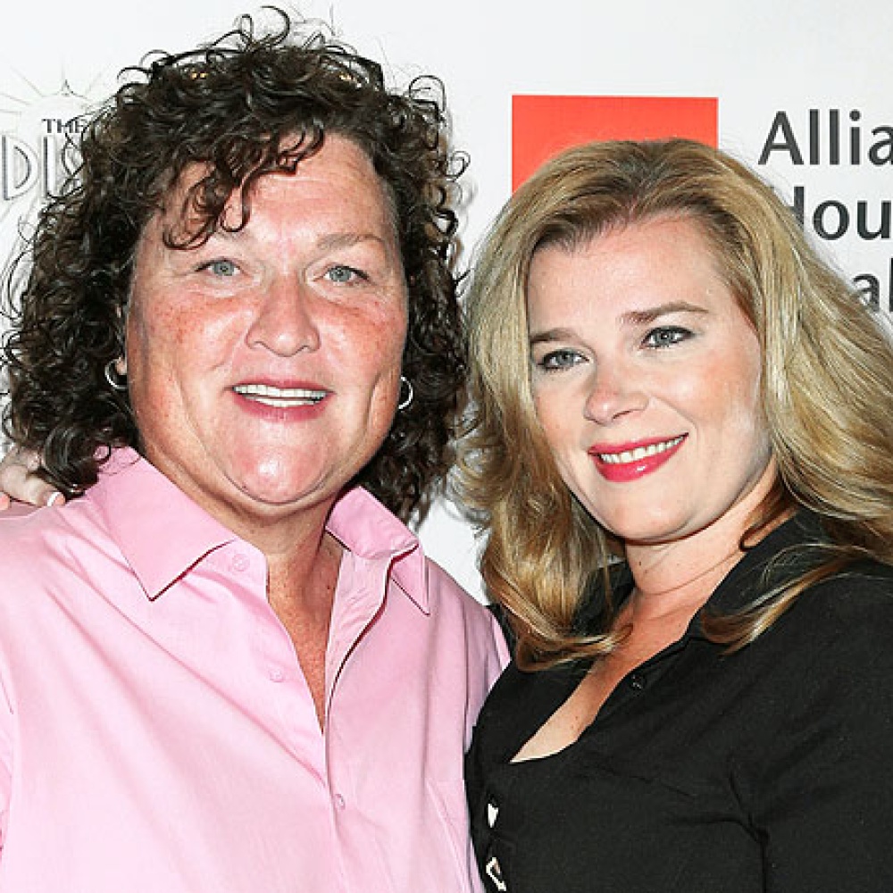 دوت جونز نجم Glee يتزوج صديقته