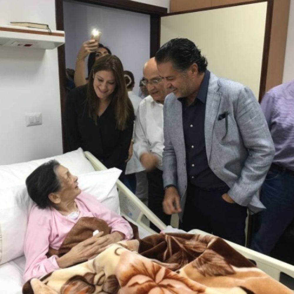 راغب علامة يزور مستشفى دار العجزة الإسلامية في بيروت أمس بمناسبة اليوم العالمي لكبار السن