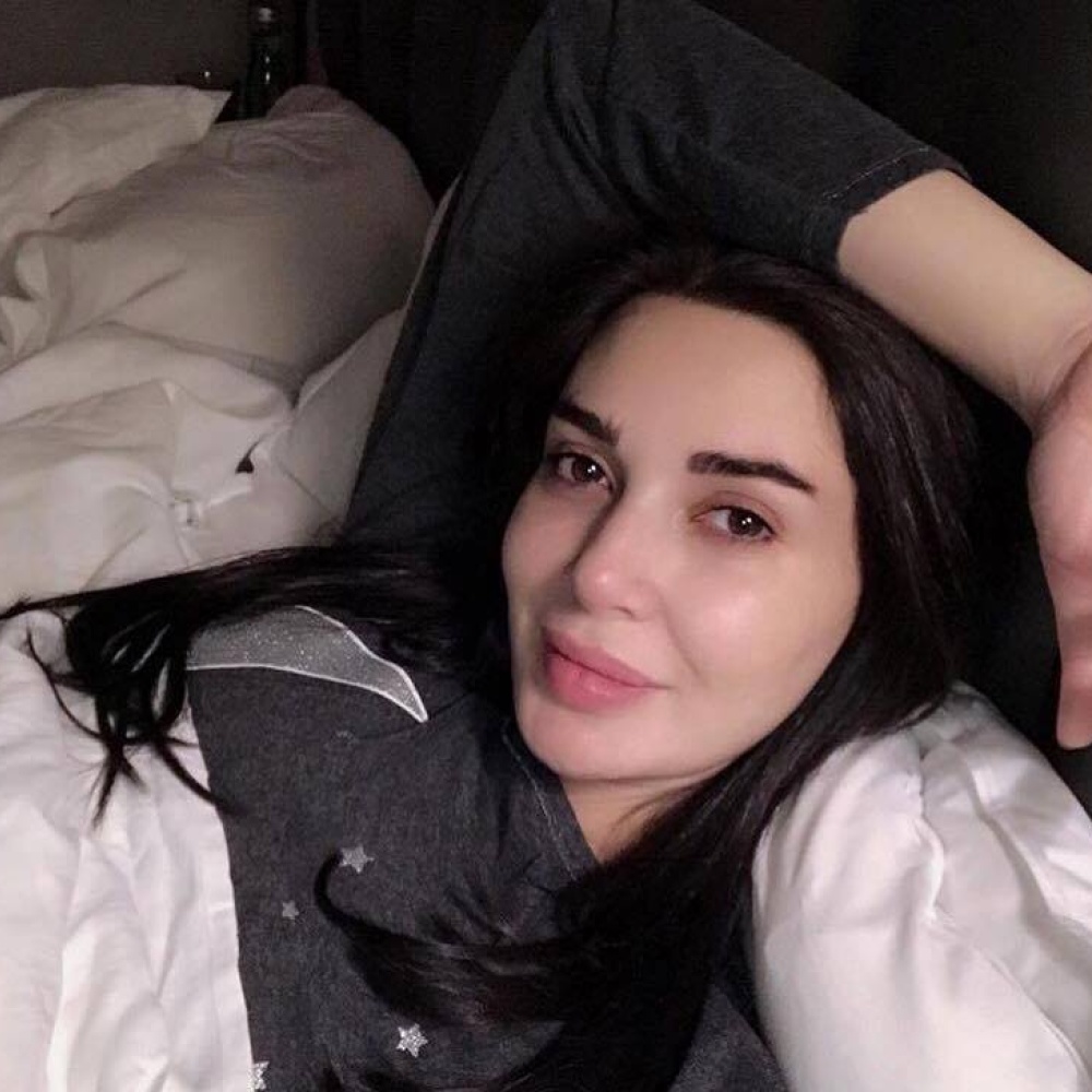 سيلفي للنجمة سيرين عبد النور قبل النوم .. ما رأيكم بجمالها؟