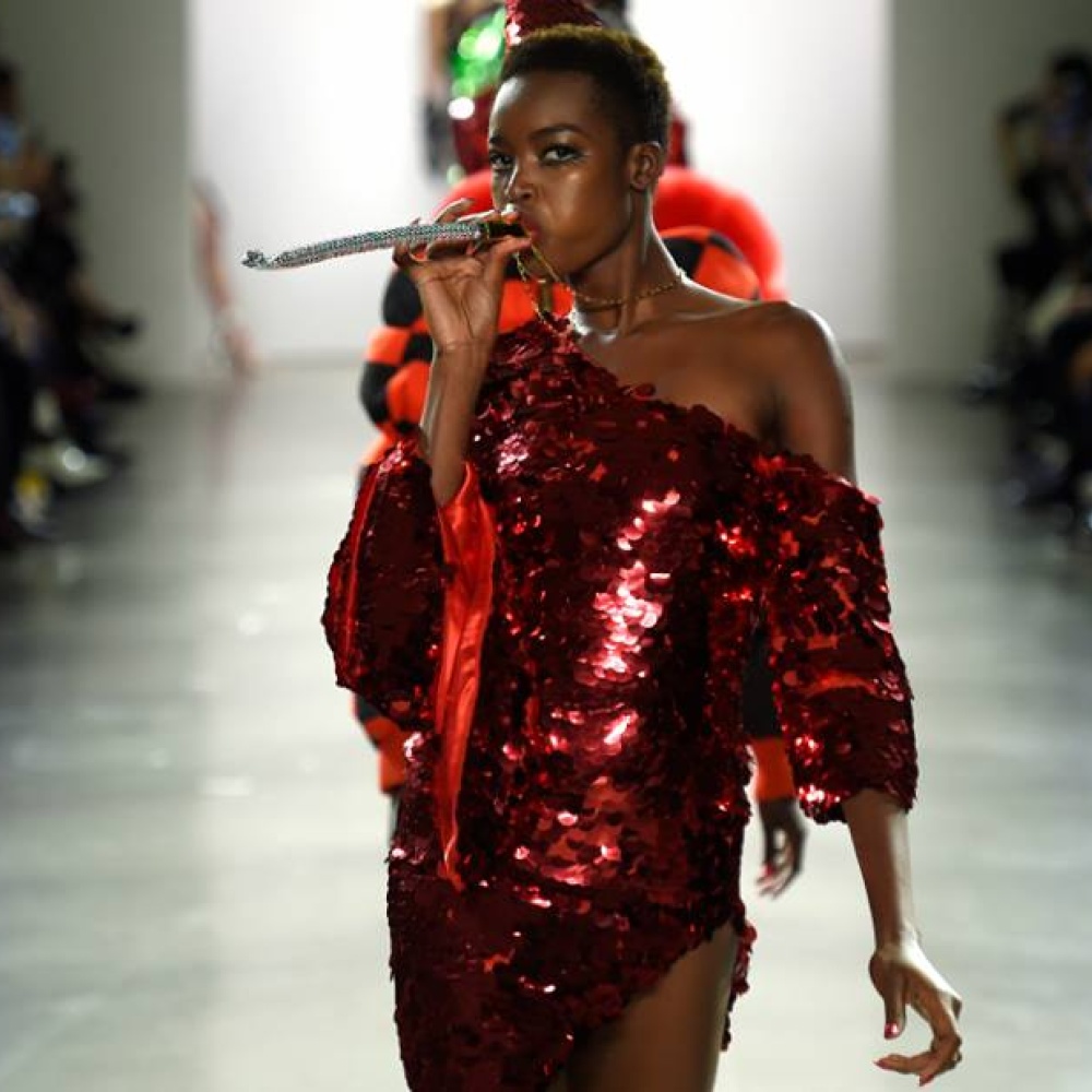 أجواء احتفالية طغت على عرض أزياء Christian Cowan خلال أسبوع الموضة في نيويورك لخريف وشتاء 2018