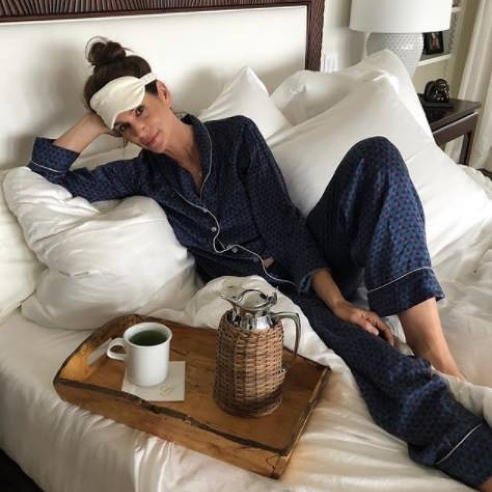 سندي كروفورد تمضي عطلة نهاية الأسبوع باسترخاء أنيق