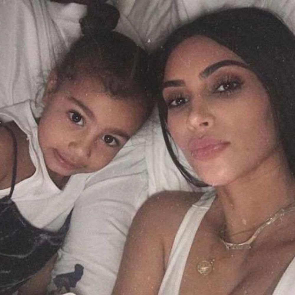 سيلفي لكيم كاردشيان مع ابنتها نورث