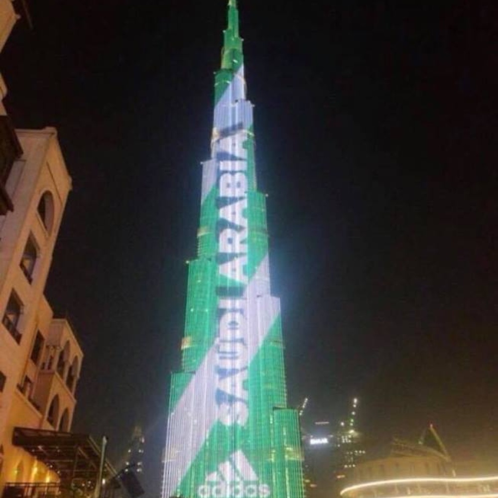 برج خليفة يشارك السعودية فرحة أول فوز عربي في مونديال روسيا