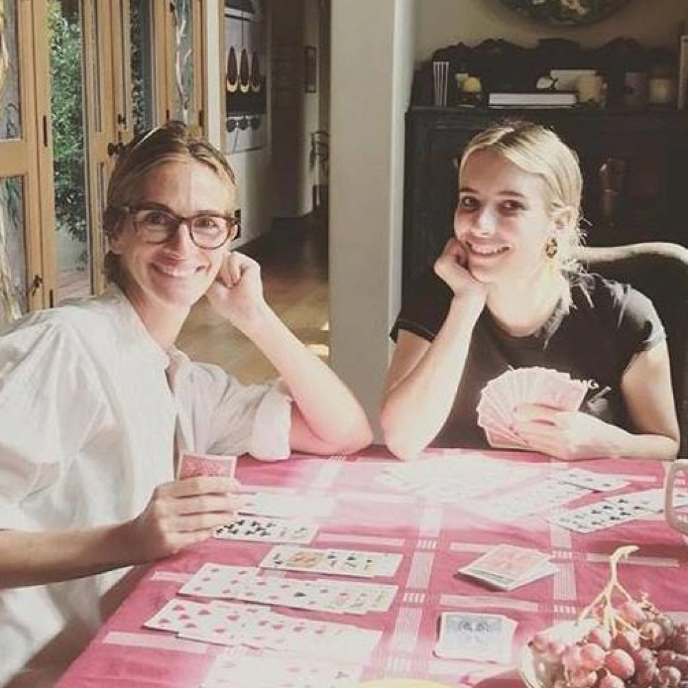 جوليا روبرتس تقضي عطلة نهاية أسبوع ممتعة مع صديقتها إيما روبرتس