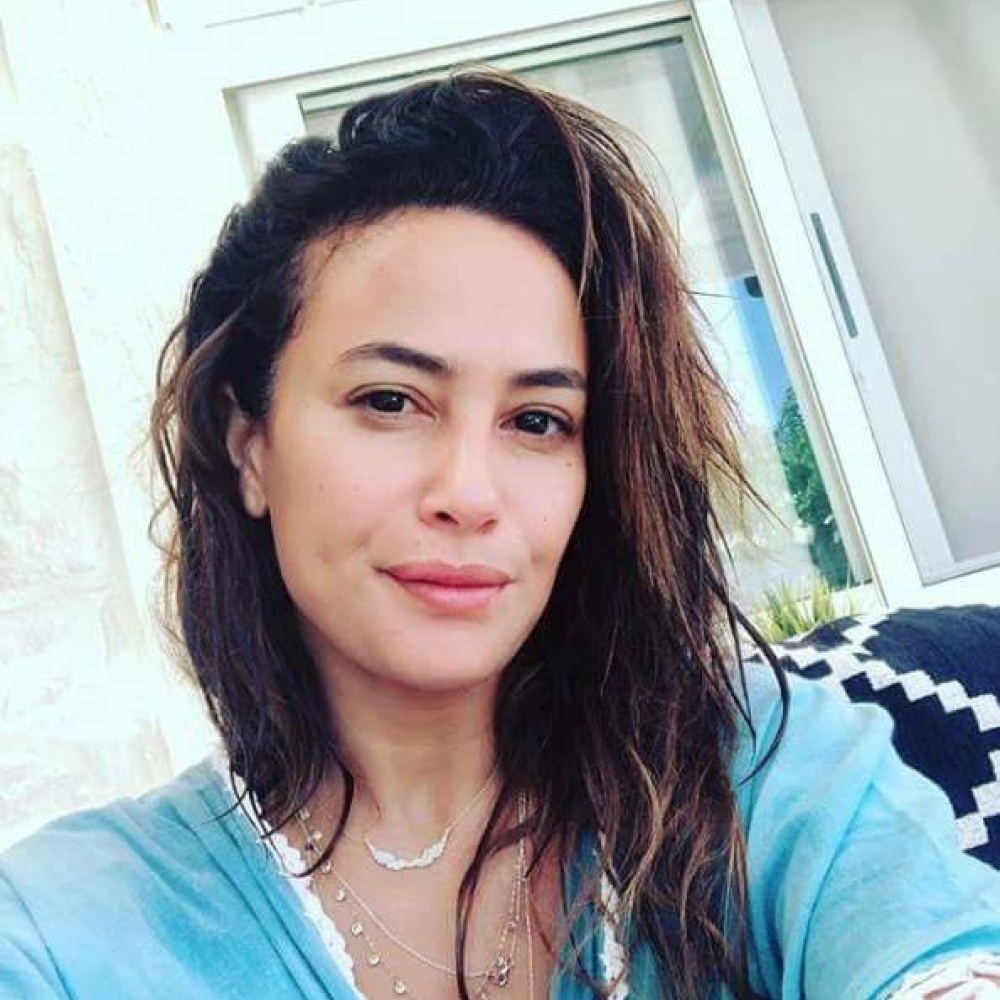 هند صبري تتبع موضة السيلفي بدون مكياج التي راجت بين النجمات هذا الصيف