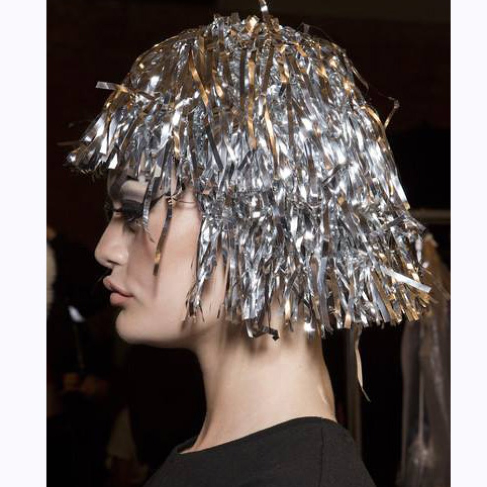 الصيحات الخارجة عن المألوف هي السمة الغالبة على أسبوع الموضة في لندن .. وهذه إحداها !