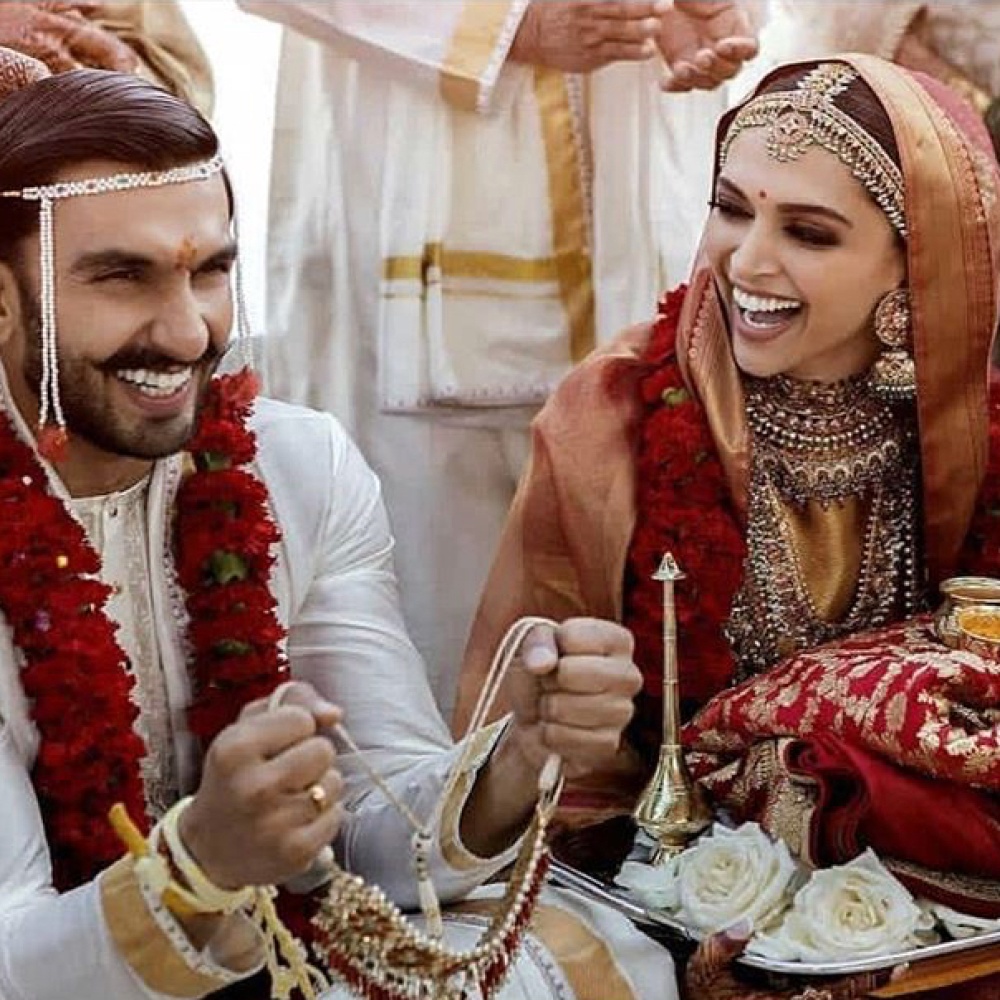 جميلة بوليوود ديبيكا بادكون في حفل زفافها على النجم رانڤير سنغ