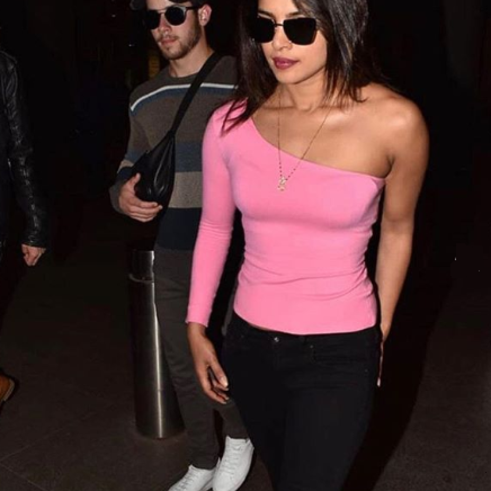 العروسان بريانكا شوبرا ونيك جوناس يعودان إلى مومباي اليوم بعد قضاء شهر العسل في عمان