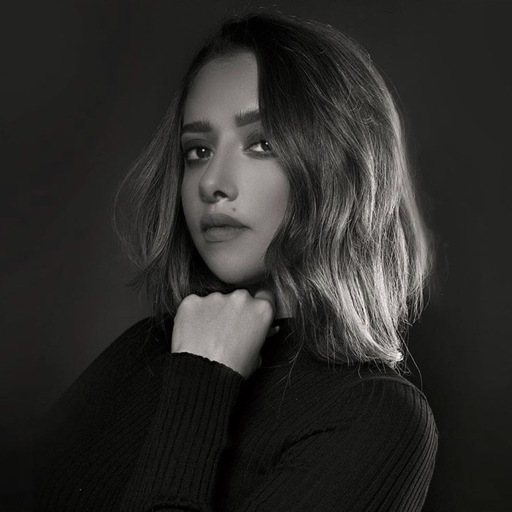 النجمة بلقيس تظهر بالشعر القصير في أحدث صورها 