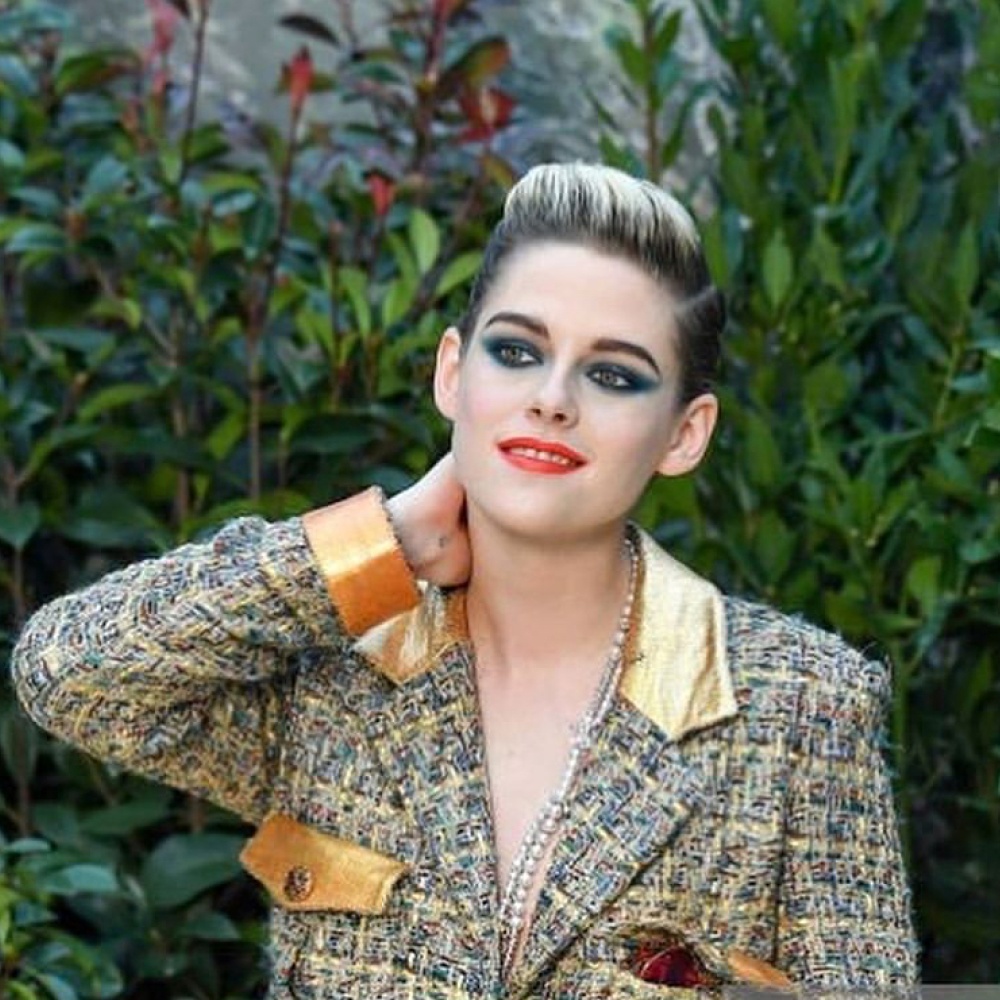 كريستين ستيوارت في عرض شانيل هوت كوتور في باريس اليوم 