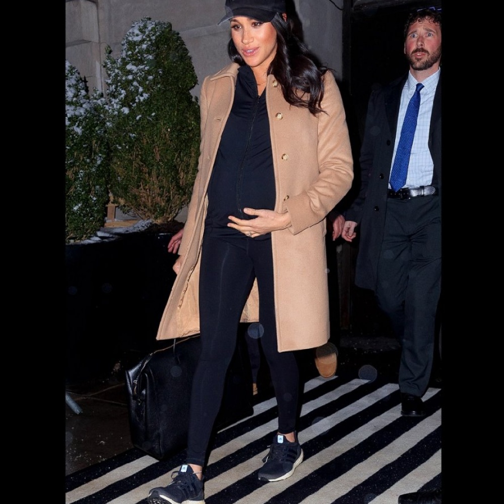 بهذه الإطلالة الكاجوال غادرت ميغان ماركل مدينة نيويورك بعد حفل استقبال مولودها الأول