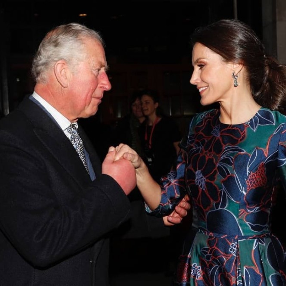 ليتيزيا ملكة إسبانيا والأمير تشارلز في افتتاح معرض فني في المتحف الوطني بلندن